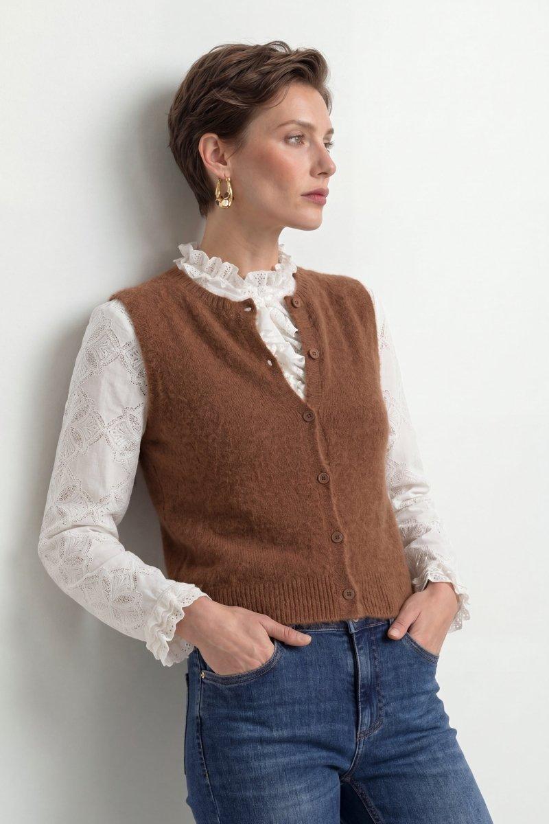 Strickweste mit Knöpfen
