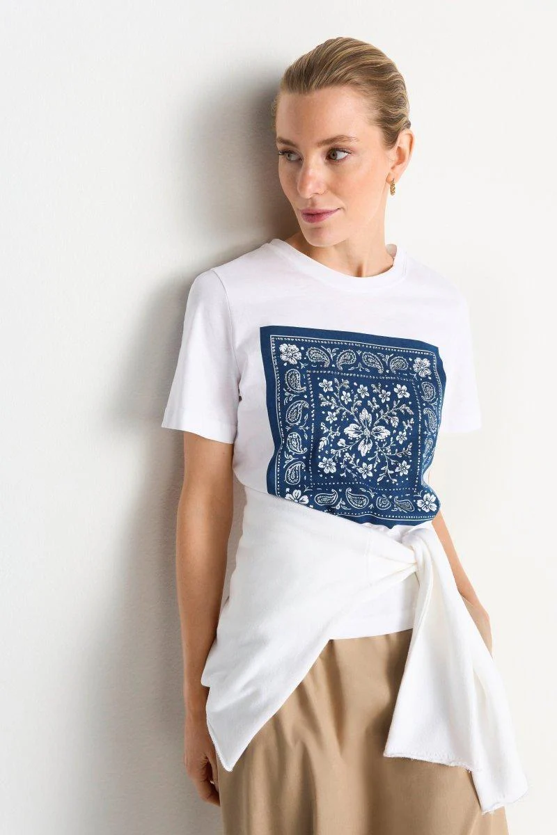 T-Shirt mit Bandana-Print