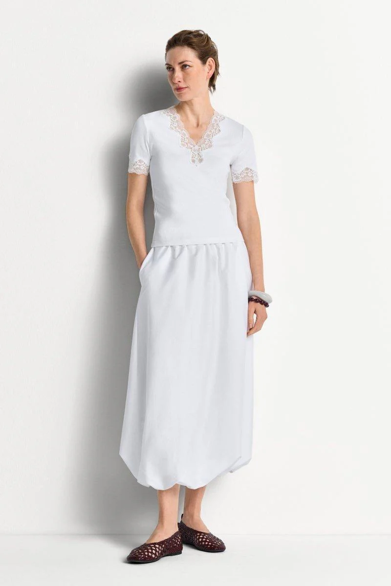Figurbetontes Rippshirt mit Spitze