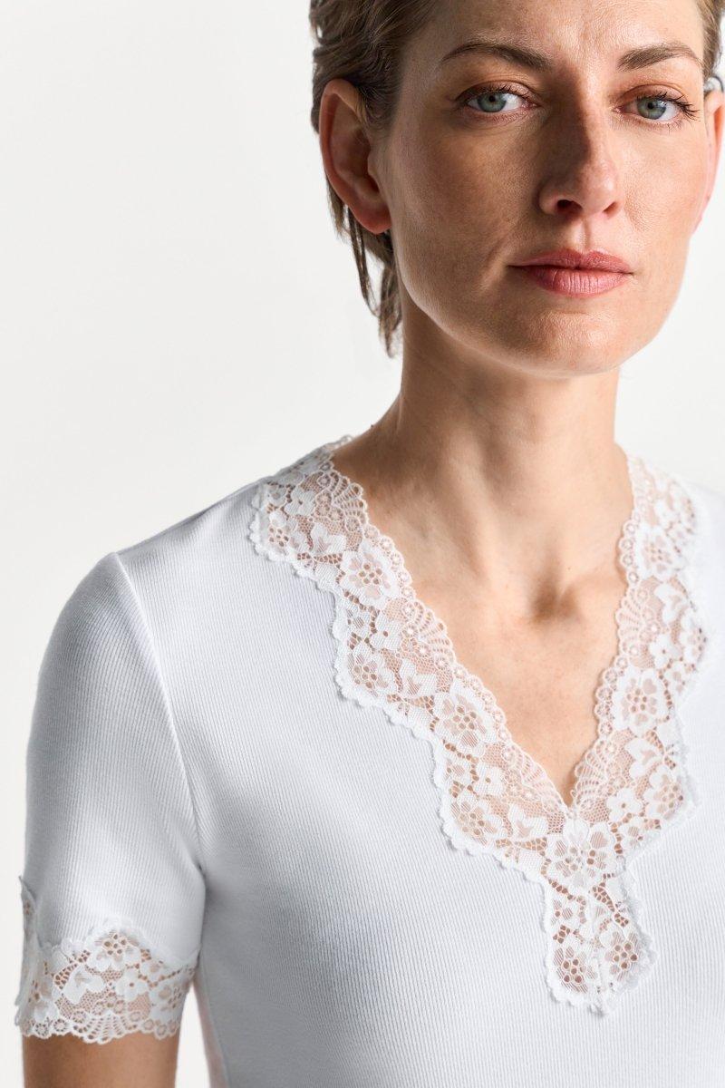 Figurbetontes Rippshirt mit Spitze - Image 2