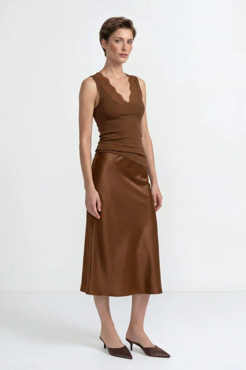 Figurbetontes Spitzentop aus Rippjersey - Image 2