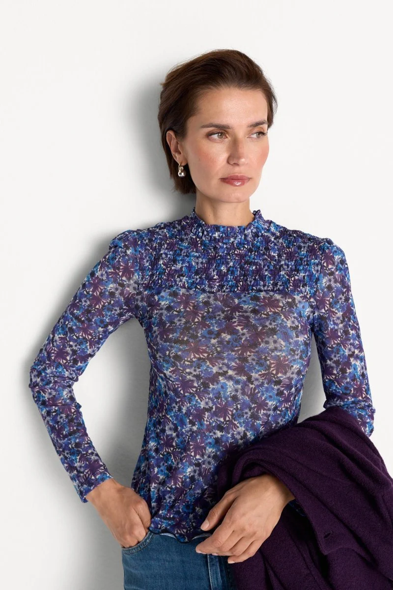 Mesh-Longsleeve mit Smokdetails