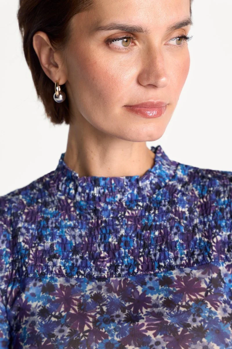 Mesh-Longsleeve mit Smokdetails - Image 4