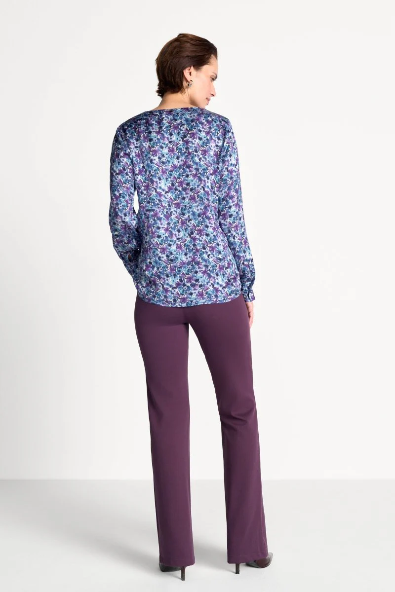 Bluse mit V-Ausschnitt - Image 4
