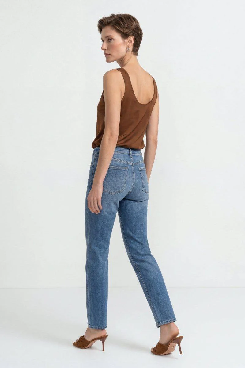 Straight-Leg-Jeans - Image 2